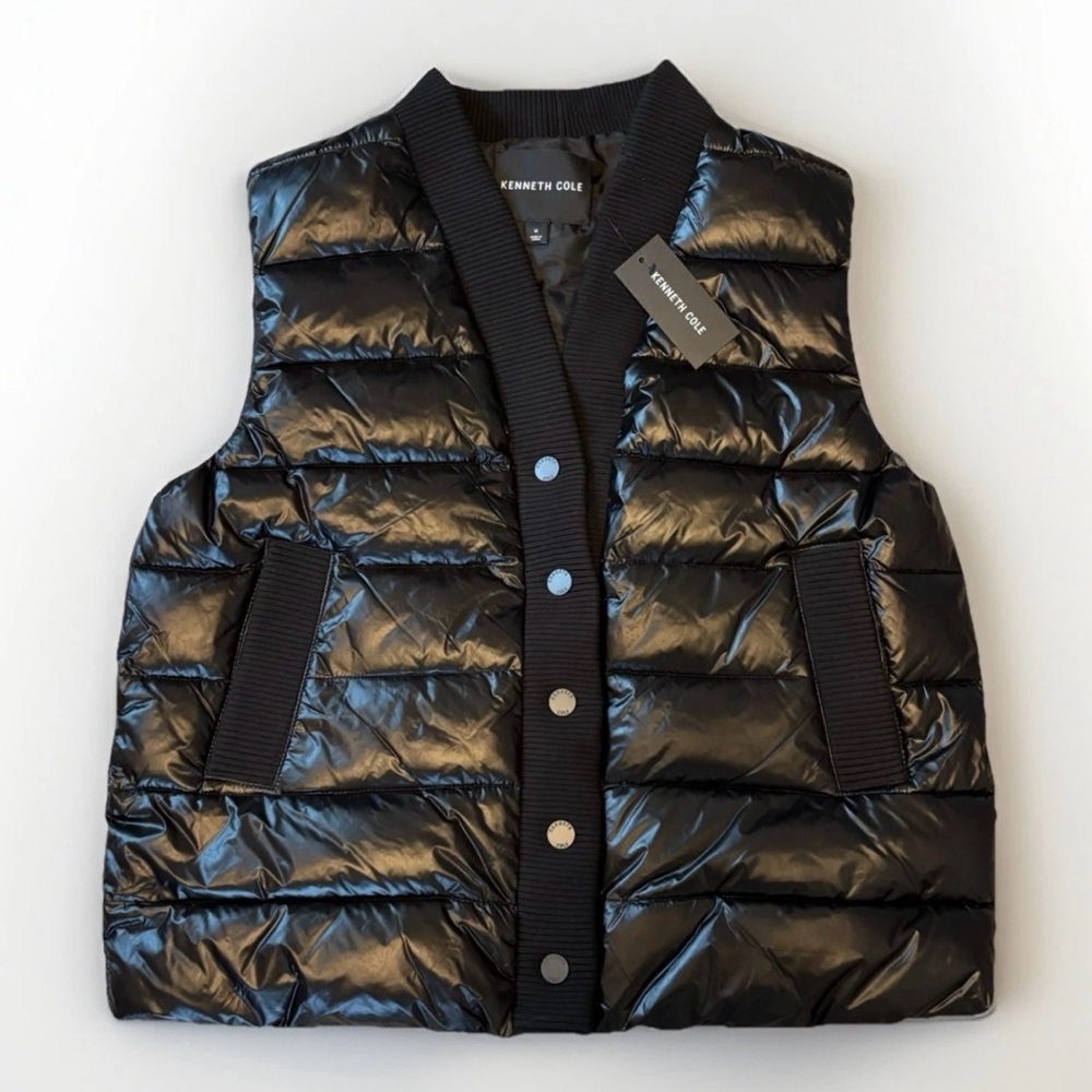 NWT Kenneth Cole Women’s Black Puffer Snap Front Vest Lightweight Padded Size M